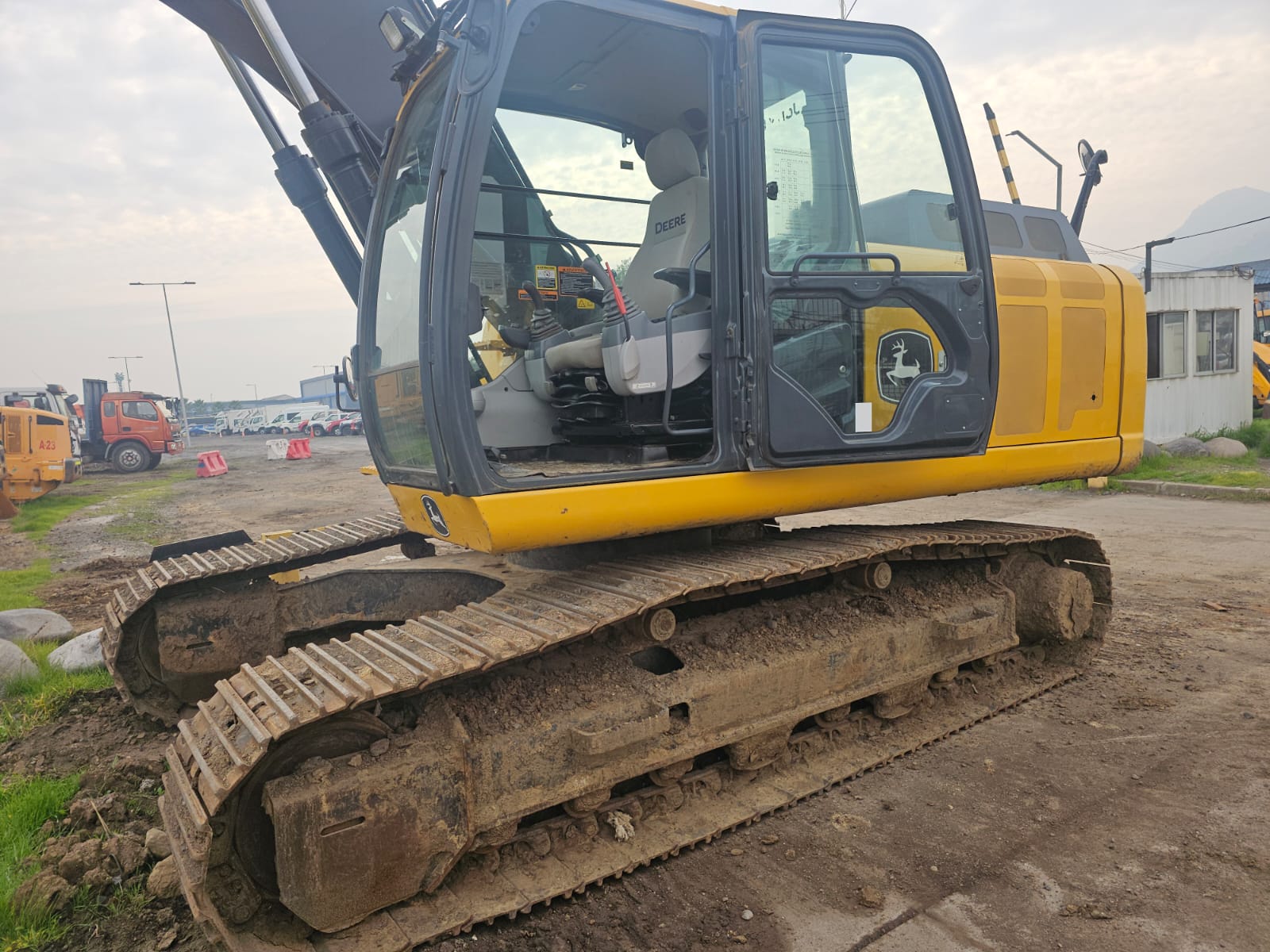 JOHN DEERE 210G LC 2022