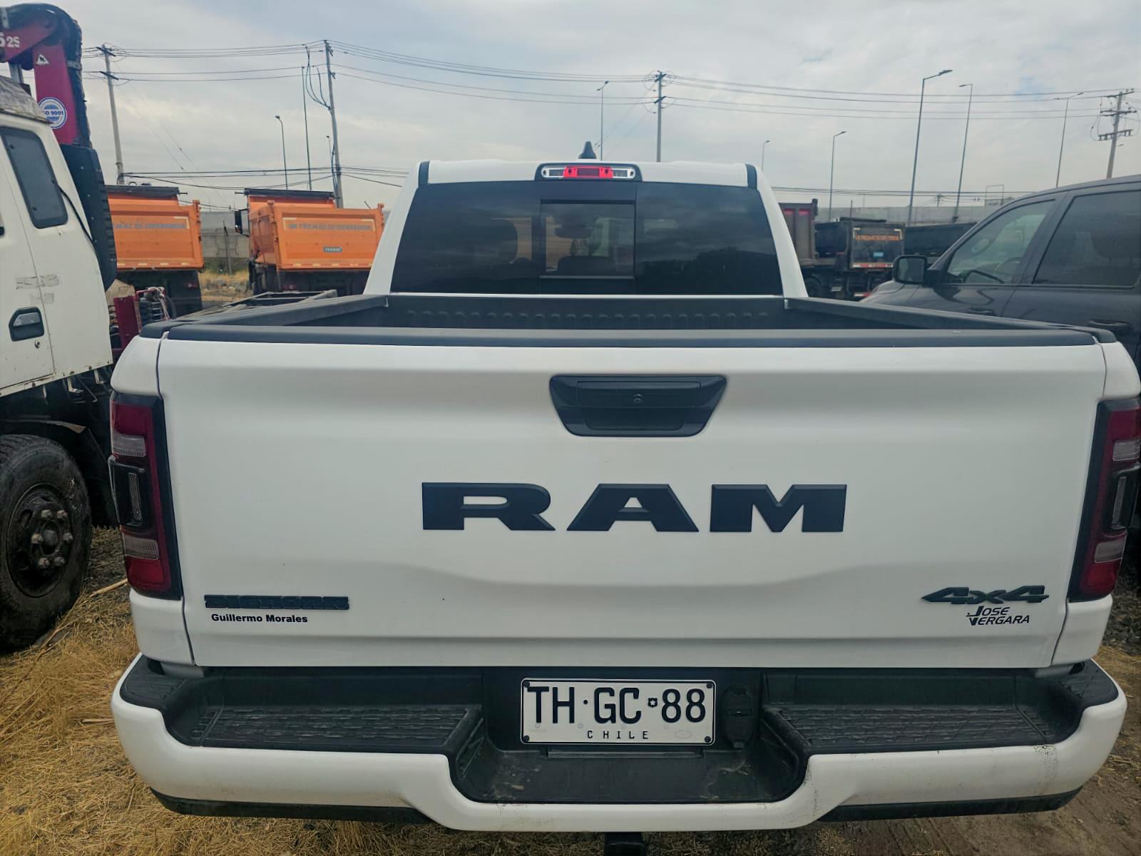 RAM 1500 BIG HORN 4X4 2024