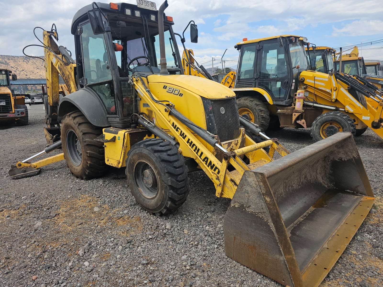 NEW HOLLAND B90B 2018