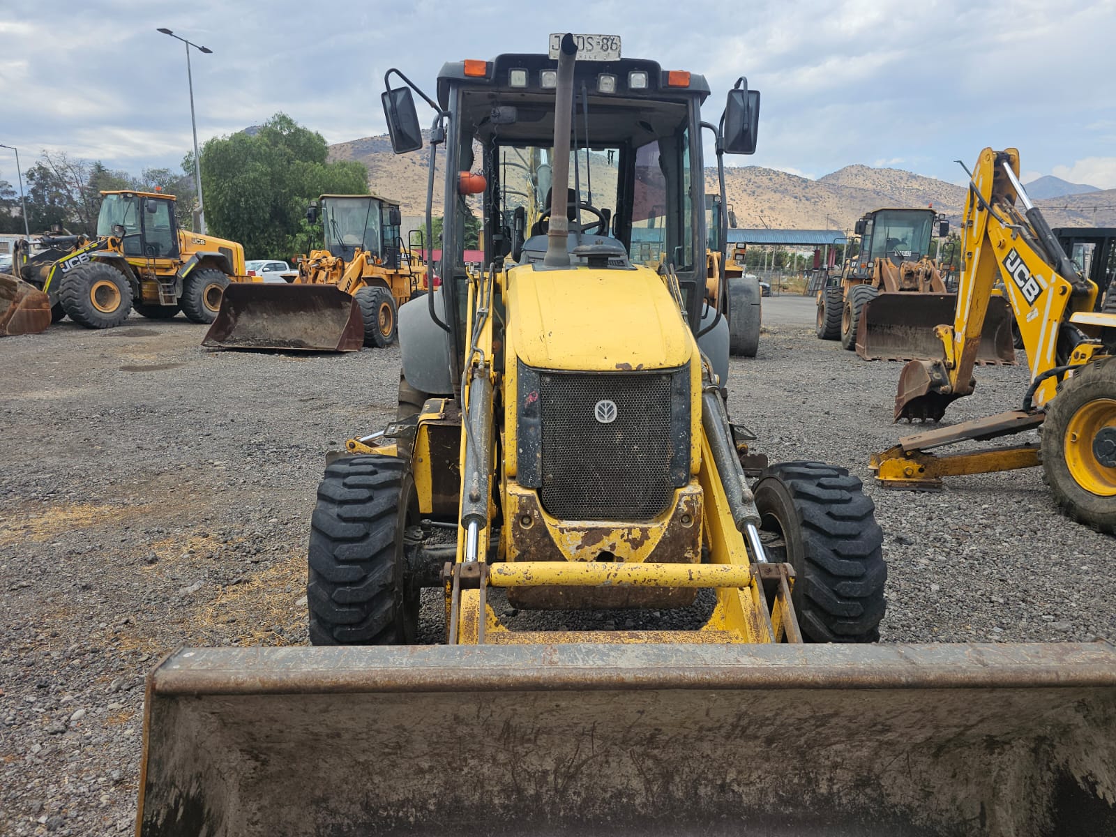 NEW HOLLAND B90B 2018