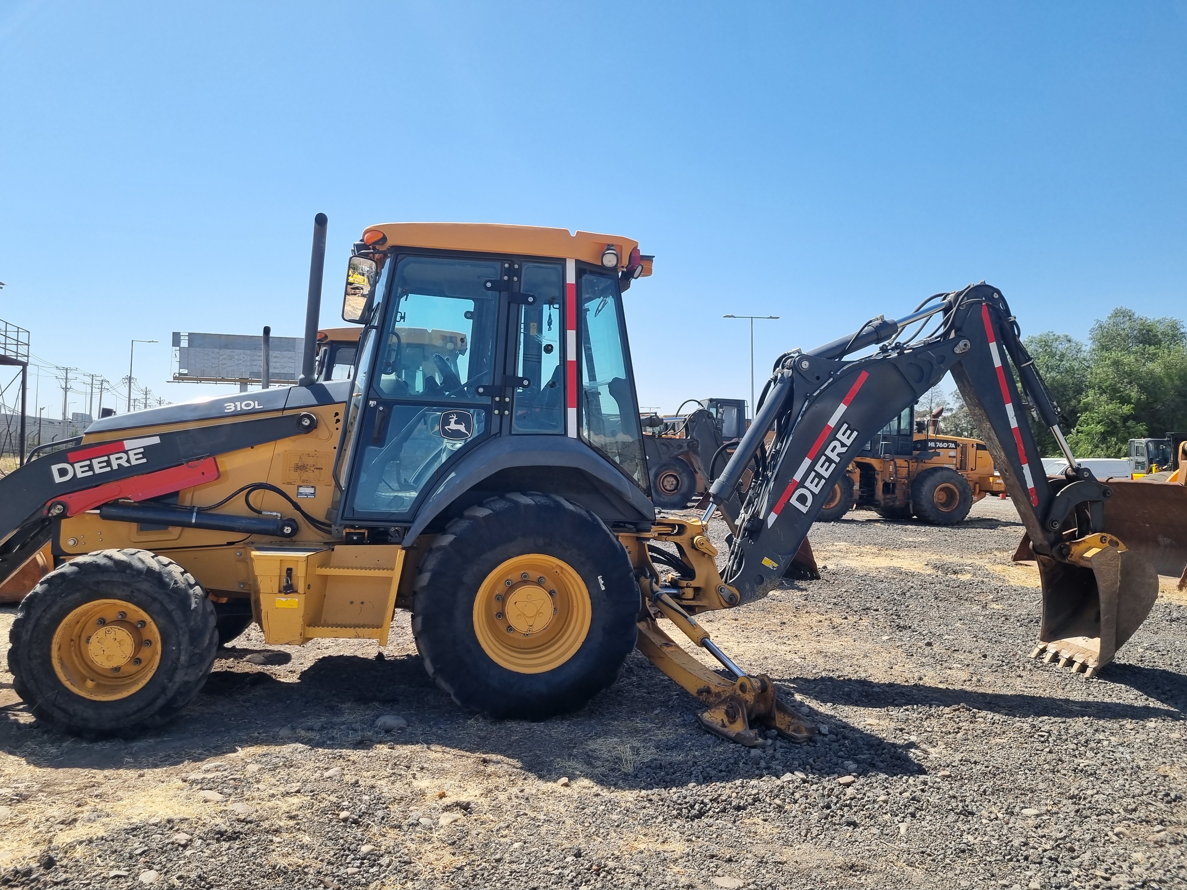 JOHN DEERE 310L 2021