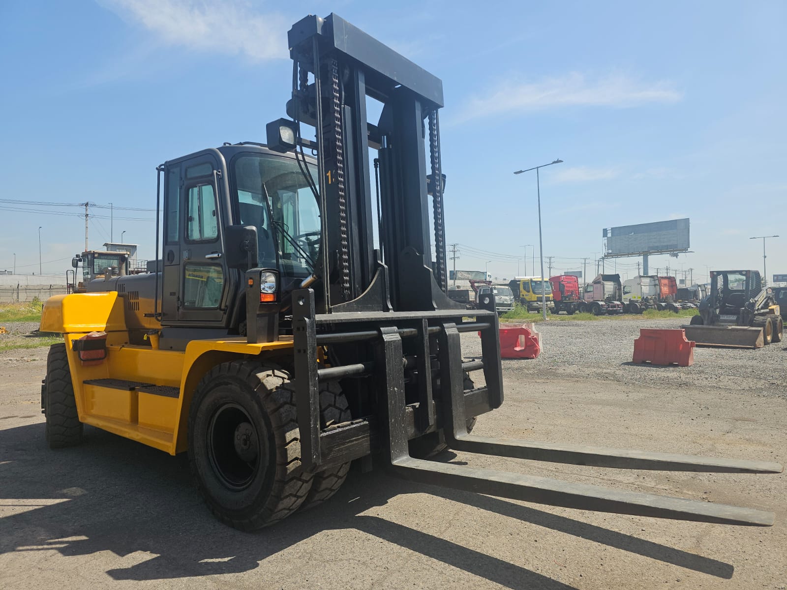 HYUNDAI 160D7E 2011