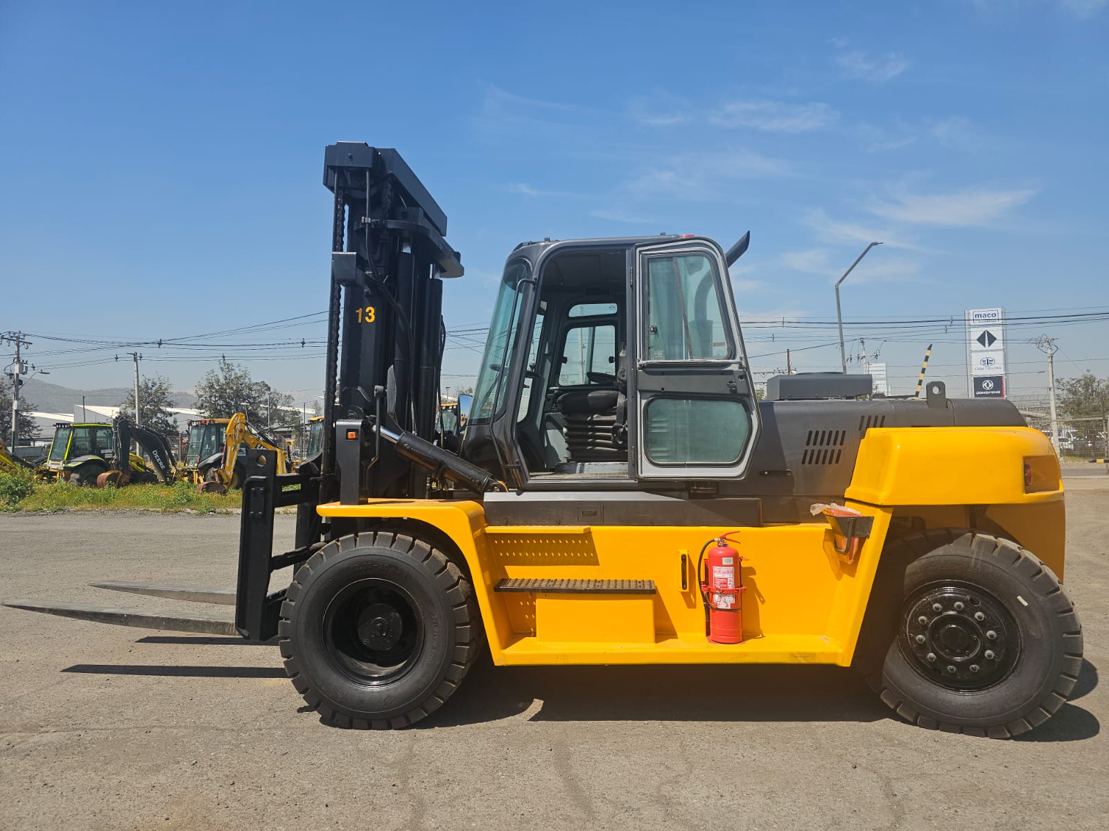 HYUNDAI 160D7E 2011