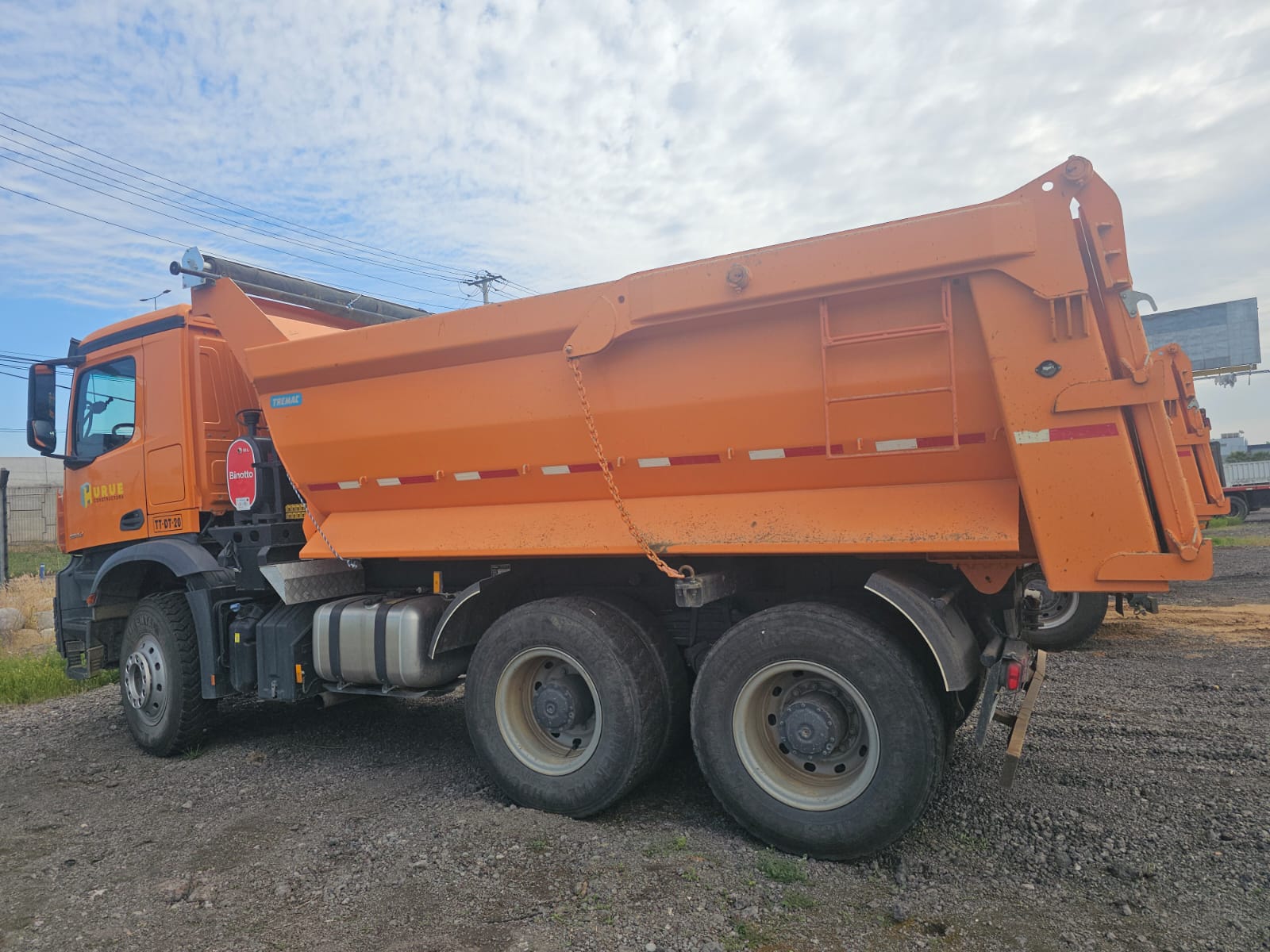 MERCEDES BENZ AROCS 3342 2025