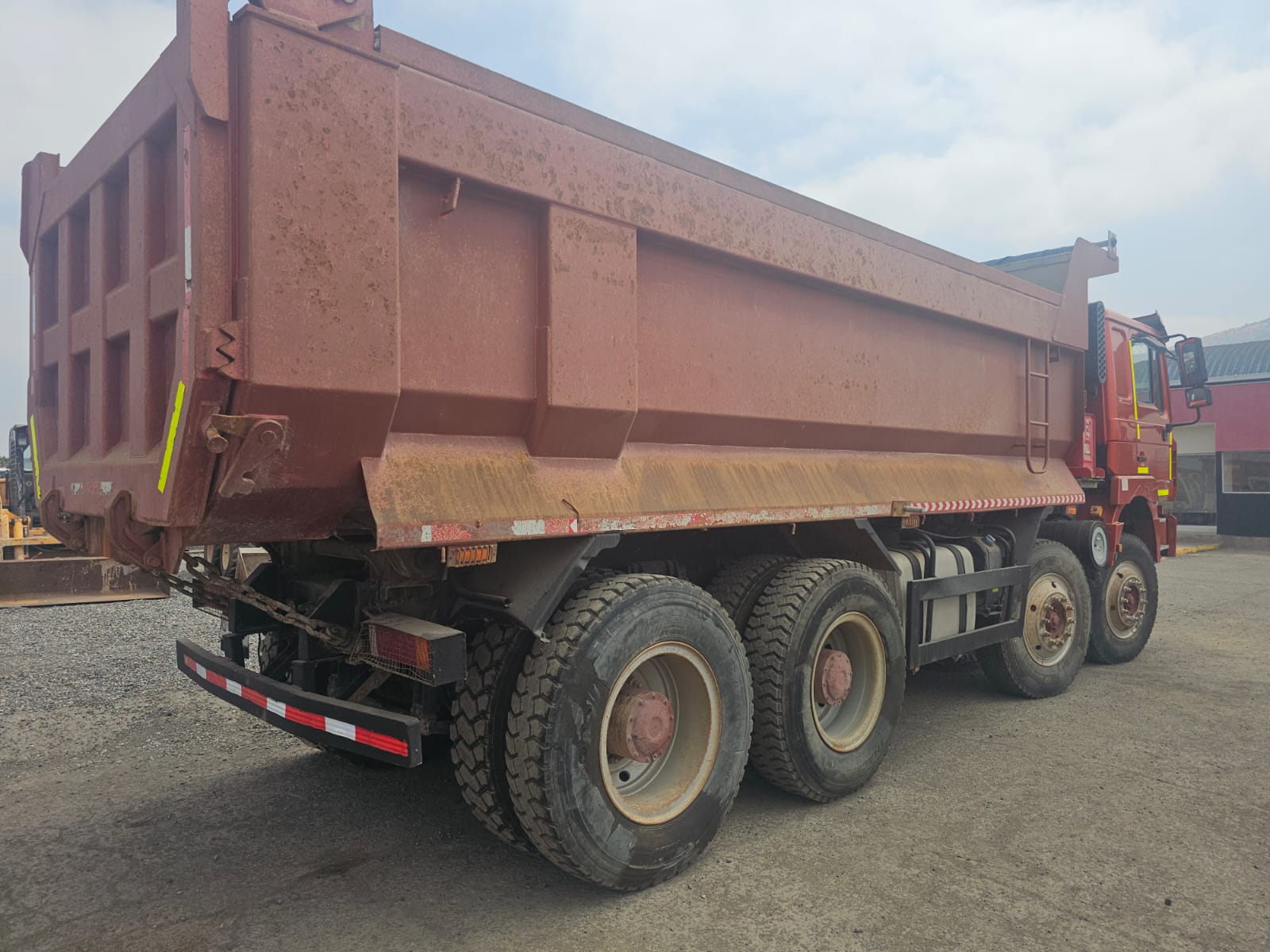 SHACMAN SX3318DT306C 2021