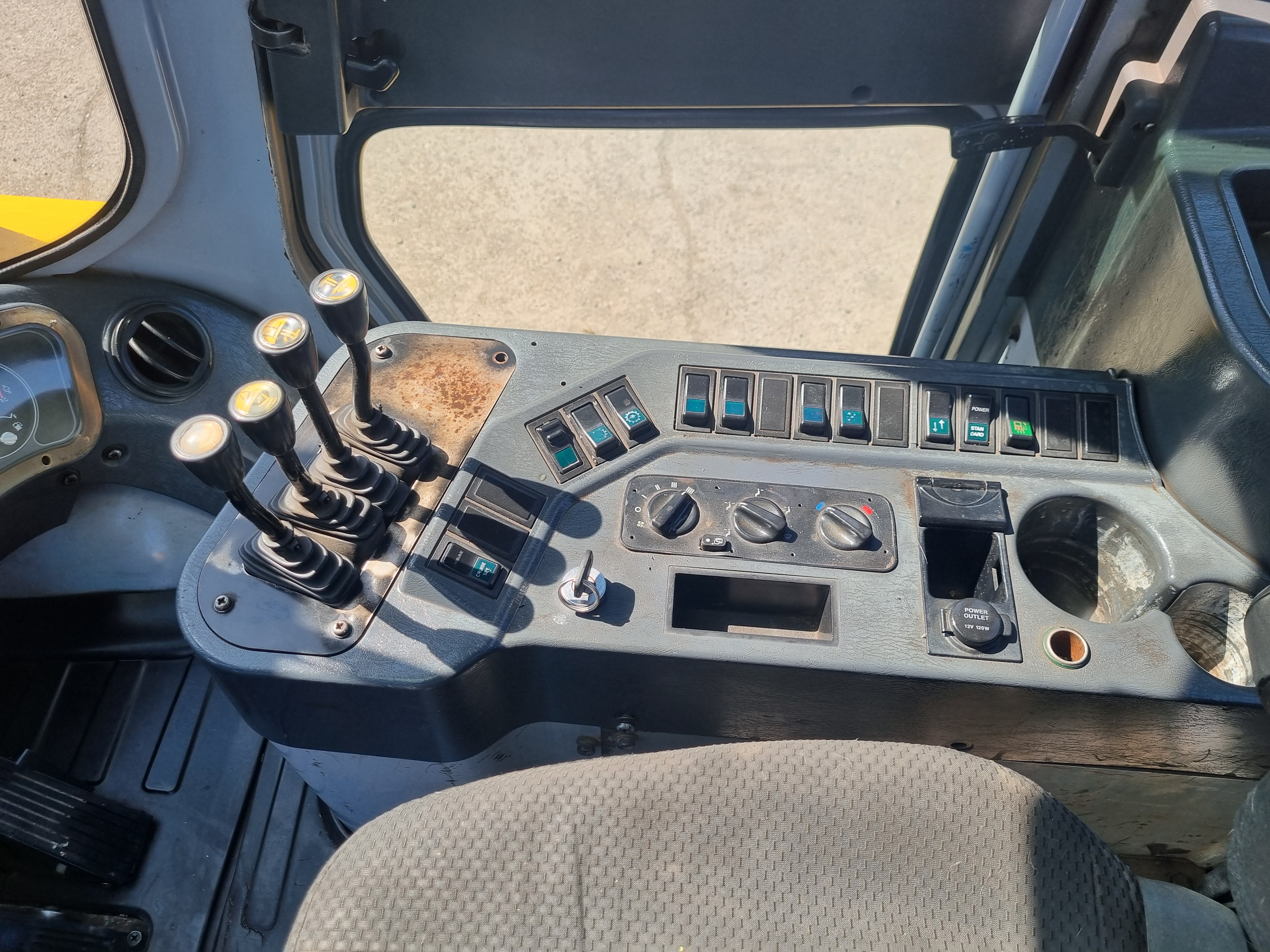 HYUNDAI 110D-7E 2012