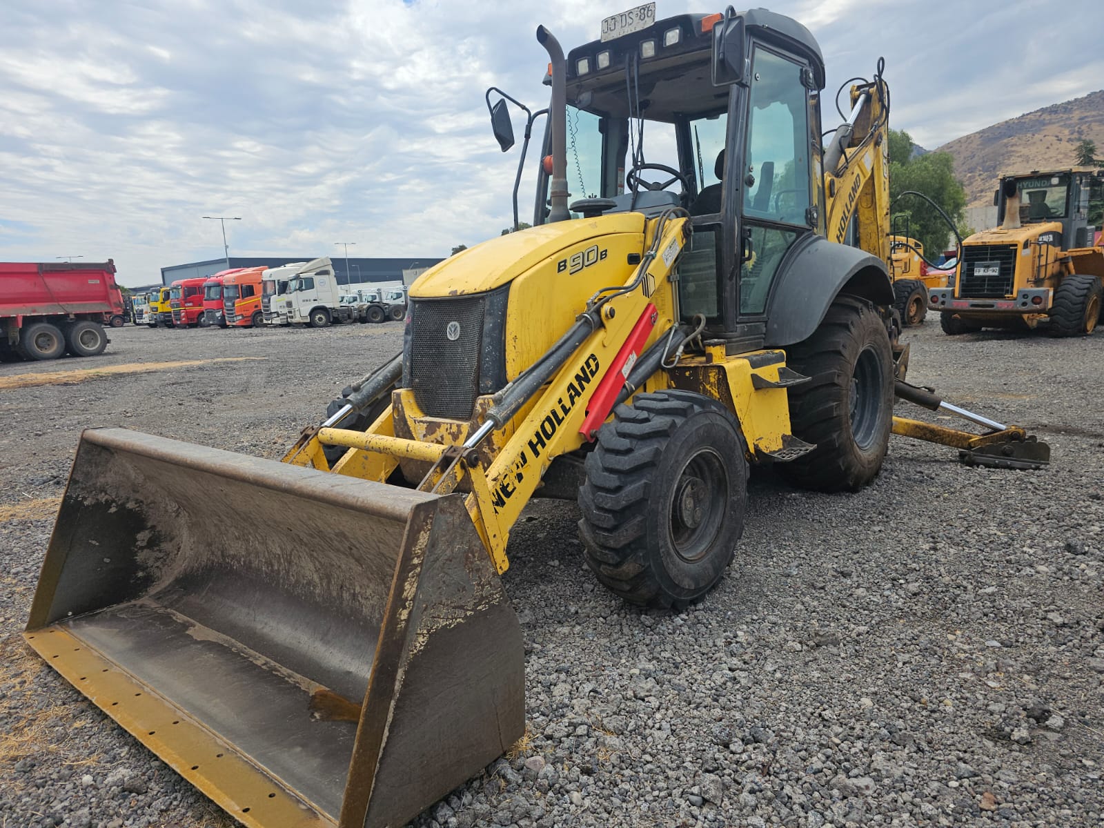 NEW HOLLAND B90B 2018