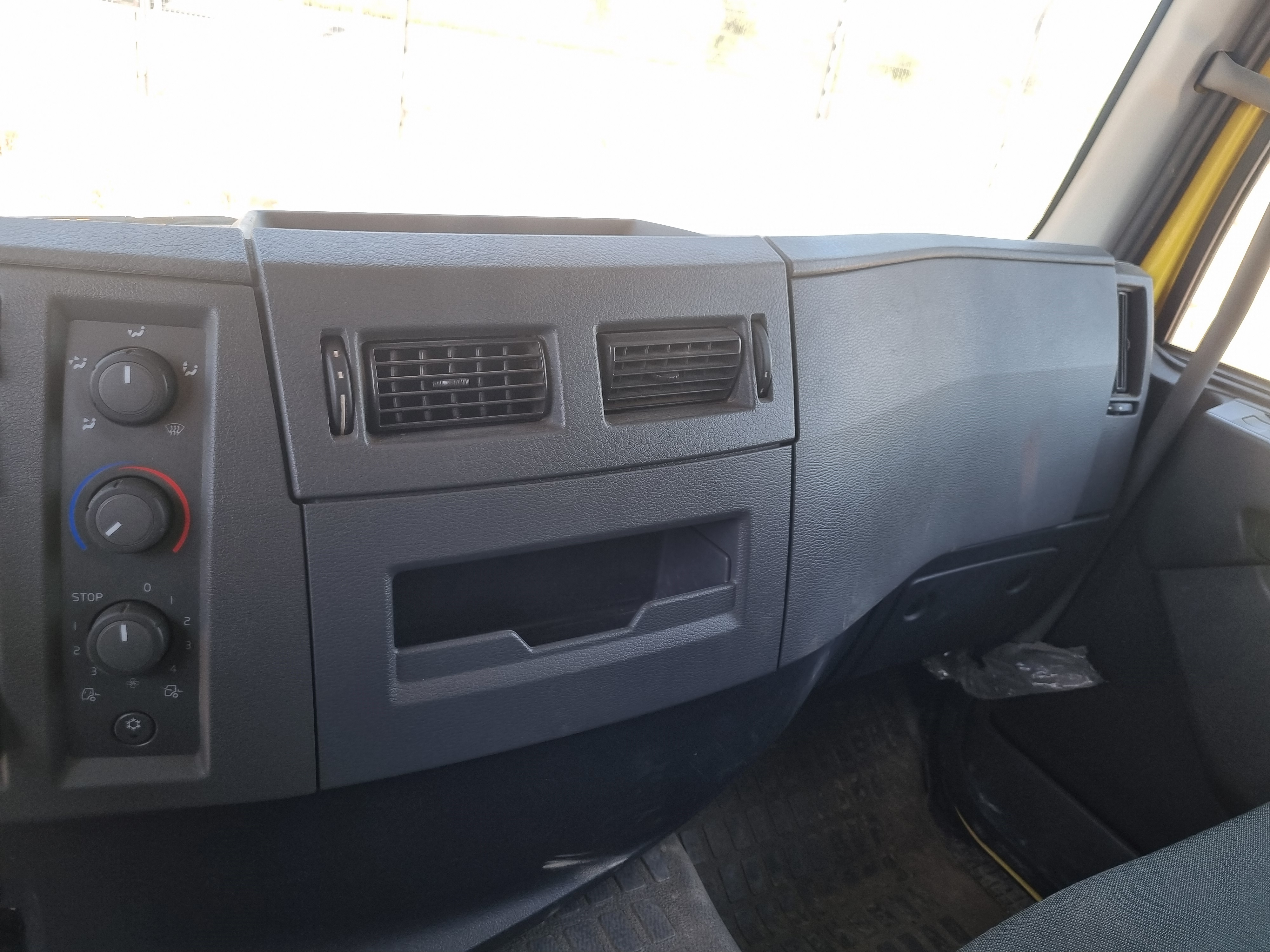VOLVO VM 350 2024